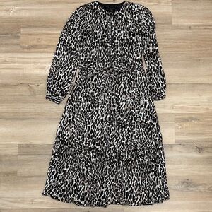 Banana Republic Black and White Long Sleeve Dress